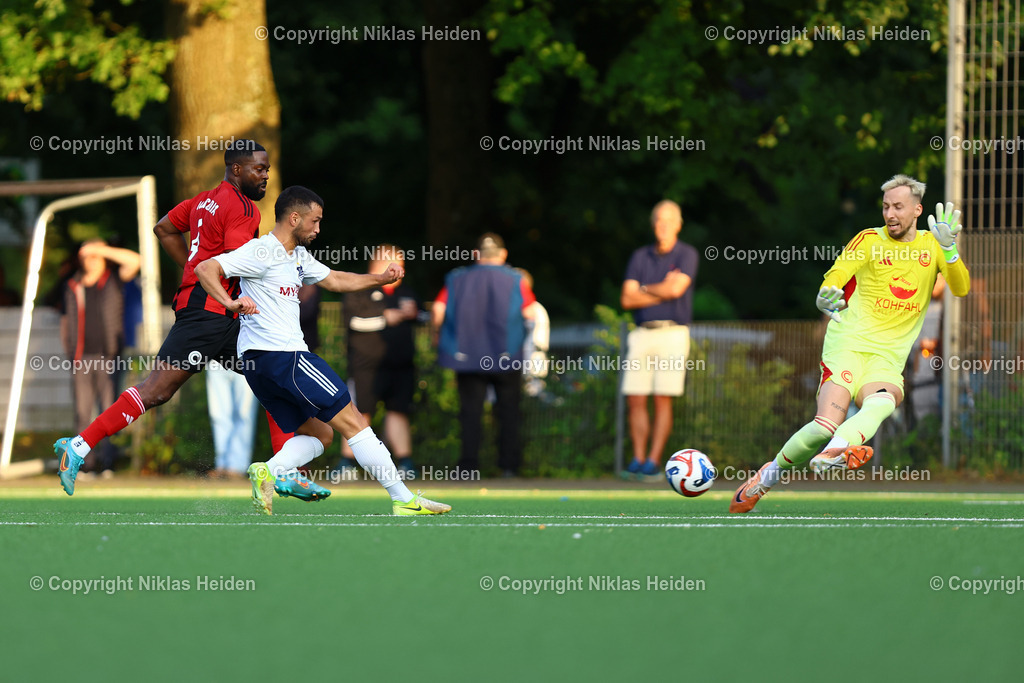 NH_Concordia_TuSDassendorf_LottoPokal_08082025 | #1 Christian Gruhne (Concordia), #9 Okan Adil Kurt (TuS Dassendorf)Fußball I Herren I Lotto-Pokal I Saison 2025-2026  I 1. Runde I Concordia - TuS Dassendorf I 08..08.2025 I Sportplatz Bekkamp