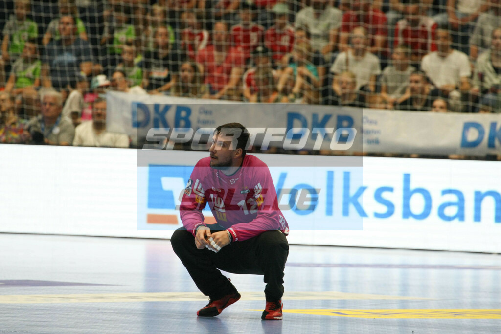 VFL Gummersbach -  FrischAuf Göppingen | Danierl Rebmann (lila Trikot)  - © Sportfoto-Sale (MK) - Realisiert mit Pictrs.com