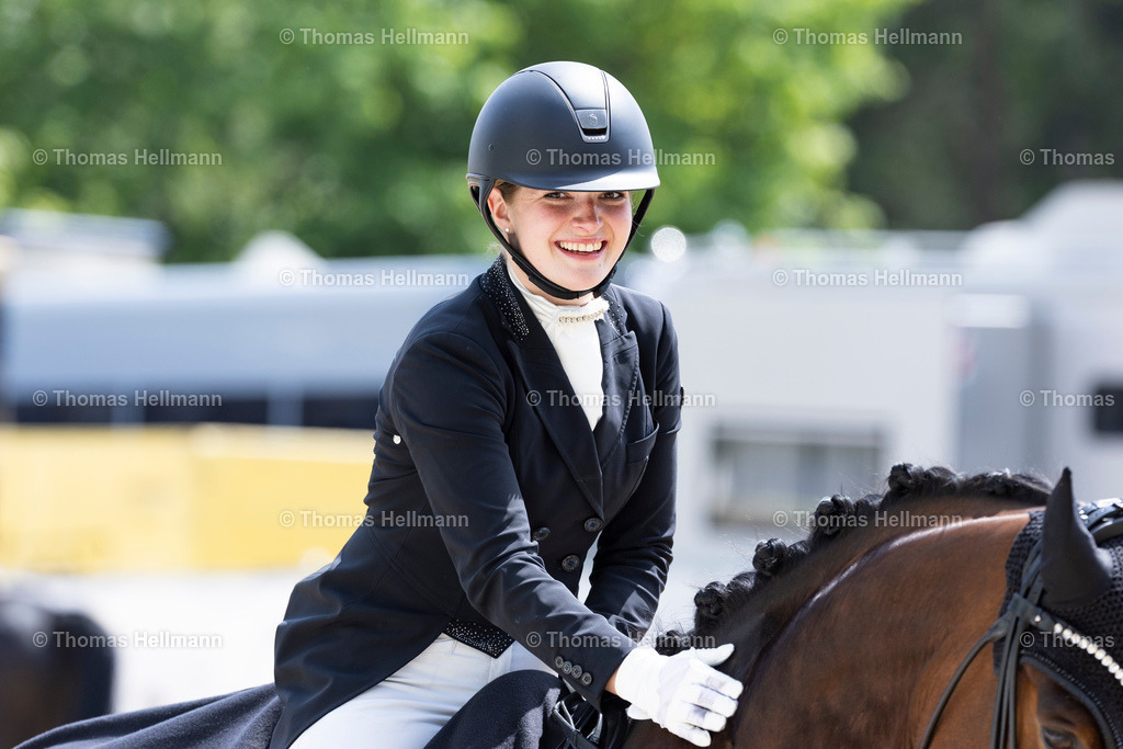 TH_626 Be Happy_ Lea-Sophie Klein (GER)_7759 | Deutsches Spring- und Dressur-Derby 2023 am 19.05.23 in Hamburg, Derby Platz Klein Flottbek, Thomas Hellmann, _Y7A7128