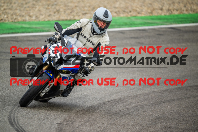 MaZZes_Fotomatrix_20240401_6007705_3992 | Fotograf Mathias Schmid
Sportfotograf,
Eventfotograf,
Hochzeitsfotograf,
Portraitfotograf