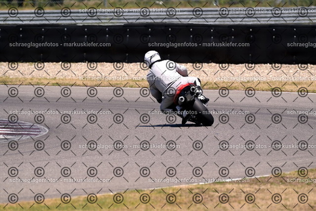 26bt04-1344 | markuskiefer.com - Realisiert mit Pictrs.com