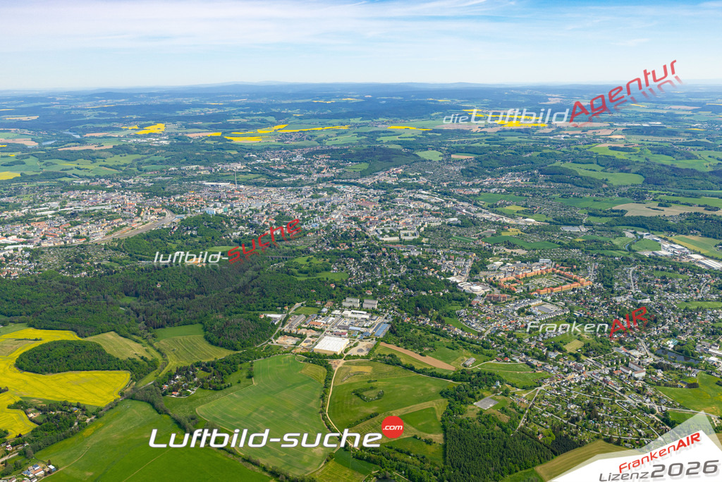 Das Luftbild der Stadt Plauen wurde 2022 vom Flugzeug heraus erstellt (keine Drohnen-Aufnahmen) Aufnahmehöhe ca.450 Meter- hohe Bildauflösung und Druck-Qualität. Garantiert!