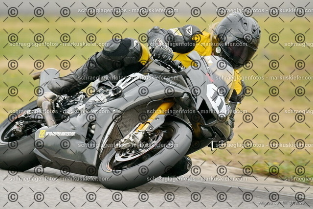 25bt05-0145 | markuskiefer.com - Realisiert mit Pictrs.com