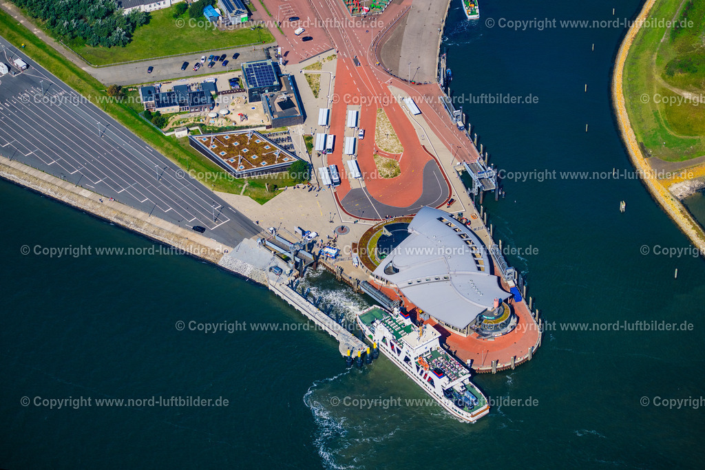 Norderney_Hafen_Frisia_III_Fährschiff_ELS_5771050924 | NORDERNEY 05.09.2024 Fähr- Hafenanlagen an der Meeres- Küste der Nordseeinsel Norderney Mit den Fährschiff Frisia III im Bundesland Niedersachsen, Deutschlan. Weiterführende Informationen bei: Adler-Schiffe GmbH & Co. KG. // Faehr- Hafenanlagen an der Meeres- Kueste der Nordseeinsel Norderney Mit den Faehrschiff Frisia III im Bundesland Niedersachsen, Deutschlan. Further information at: Adler-Schiffe GmbH & Co. KG. Foto: Martin Elsen