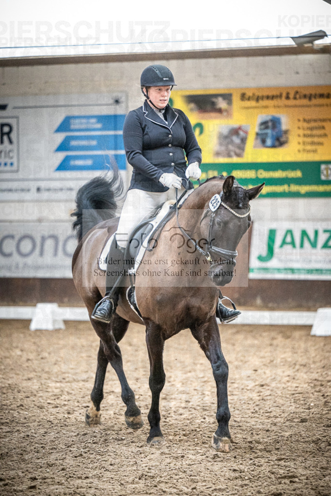 DOS_1050 | Entdecke hochwertige Reitturnierfotos von Foto Oger. Professionell, emotional und authentisch – jetzt Lieblingsmomente im Shop bestellen.Deutschlandweite Turnierfotografie. - Realisiert mit Pictrs.com