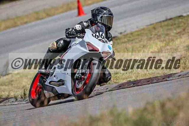 pubi2759 | Professionelle Fotos von Sportveranstaltungen, aber auch Hochzeiten und anderen Events. - Realisiert mit Pictrs.com