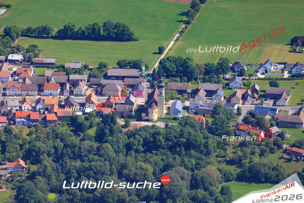 Die Luftaufnahme der Stadt Kohlberg wurde 2017 vom Flugzeug heraus erstellt ( keine Drohne )- hohe Auflösung für beste Qualität