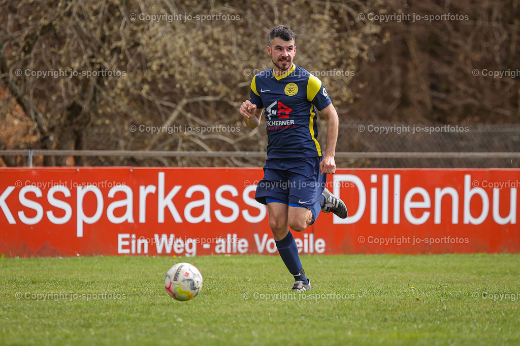 BQ3I3180 | 23.04.2023; Kreisliga C Dillenburg; Rasenplatz Hirzenhain; SSV Hirzenhain - SSG Breitscheid II; Ergebnis: 5:0 (3:0)