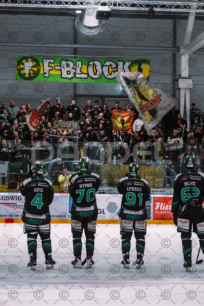 Alligators_vs_Hannover_PO_10_03_2026-40 | Höchstadt Alligators Fotogalerie: Eishockey-Action aus Franken. Professionelle Spielfotos, Portraits & Stadionbilder zum Download. Jetzt entdecken! - Realisiert mit Pictrs.com