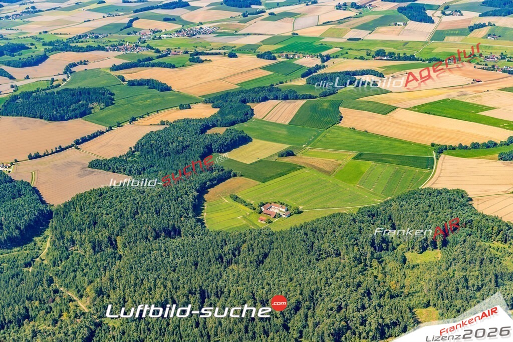 Adlhausen Langquaid Bild- Das Luftbild wurde 2025 vom UL-Flugzeug heraus erstellt ( keine Drohne ) - Hochauflösende Luftaufnahme -Nicht vergleichbar mit Google Maps oder Satelittenbilder- Die Geschenkidee !Mit Lizenz und Bildrechte bestellbar