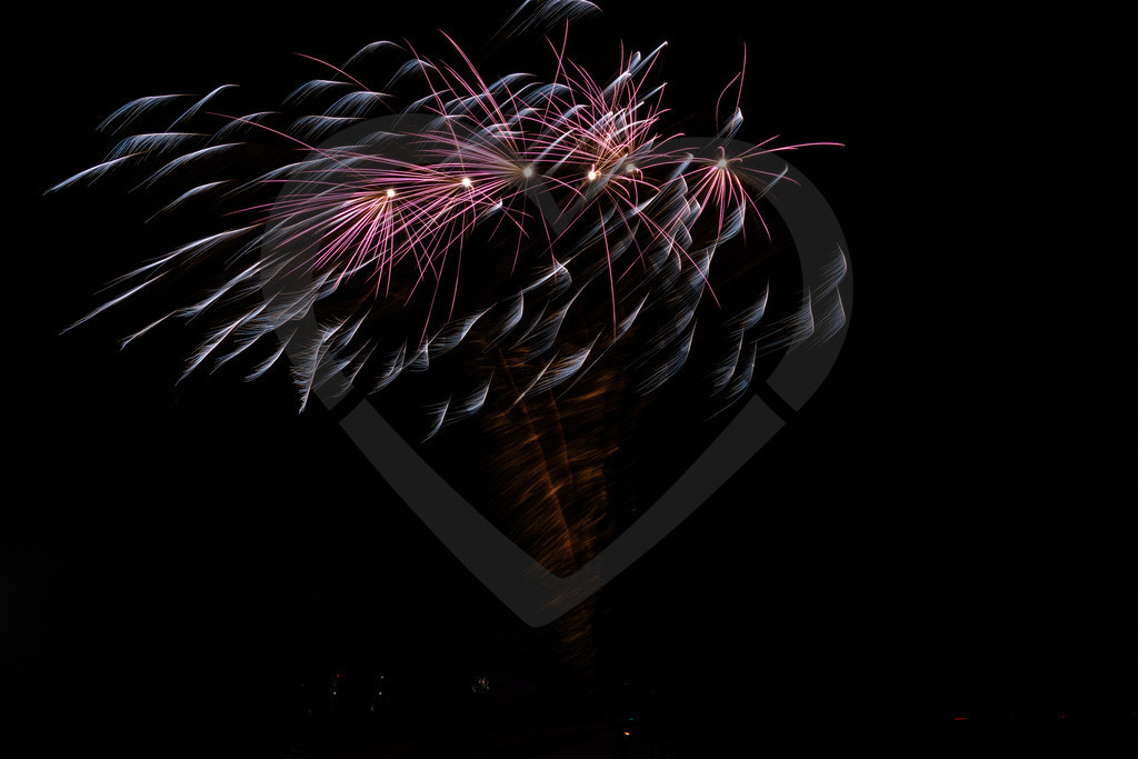 20260101_001507_Silvesterfeuerwerk | aloa-fotografie - Realisiert mit Pictrs.com