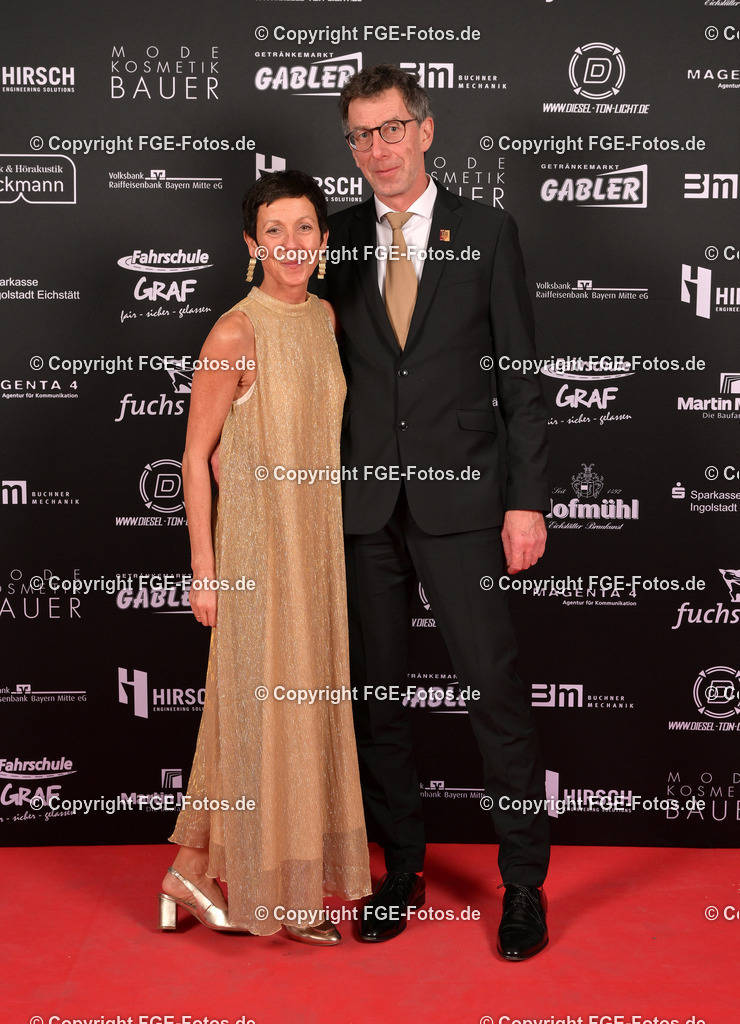 20240113-fge-fotos-0196 | Eröffnungsball der FGE am 13.01.2024 im Alten Stadttheater in Eichstätt. - Realisiert mit Pictrs.com