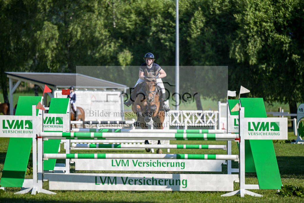 Reitturnier Voxtrup | Entdecke hochwertige Reitturnierfotos von Foto Oger. Professionell, emotional und authentisch – jetzt Lieblingsmomente im Shop bestellen.Deutschlandweite Turnierfotografie. - Realisiert mit Pictrs.com
