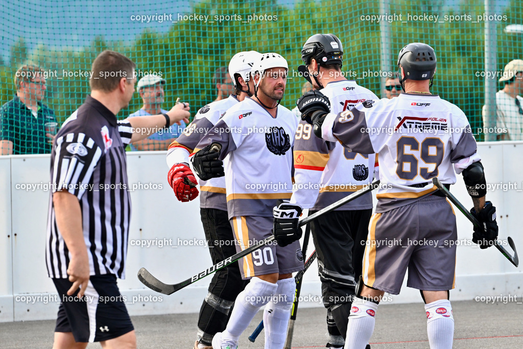 VAS Ballhockey vs. HSC Eagles Poggersdorf | Jubel VAS Ballhockey Mannschaft, #90 Edlinger Patrick, #38 Kravanja Kristian, #99 Alaric Alis, #69 Etttmayr Timo,  VAS Ballhockey vs. HSC Eagles Poggersdorf, VAS Ballhockey vs. HSC Eagles Poggersdorf am 14.07.2024 in Villach (Alpen Arena ), Austria, (Photo by Bernd Stefan)