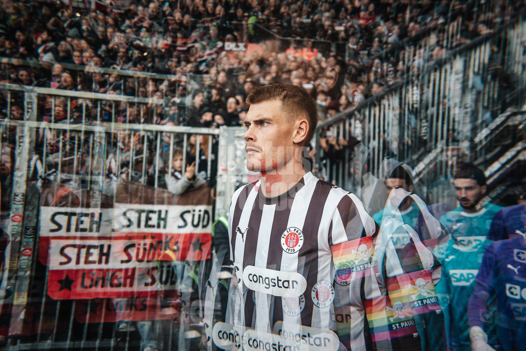 Fußball | Männer | Saison 2025/2026  | Fußball-Bundesliga | 07. Spieltag | FC St. Pauli vs. TSG Hoffenheim | 19.10.2025 | Eric Smith (#8, FC St. Pauli) beim EInlauf in das Stadion Objektivfilter