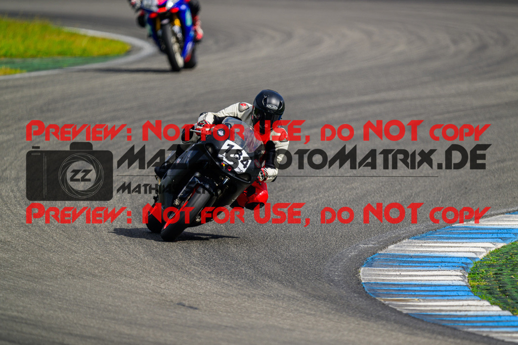 MaZZes_FotoMatrix_240615_6007705_7364 | ROT