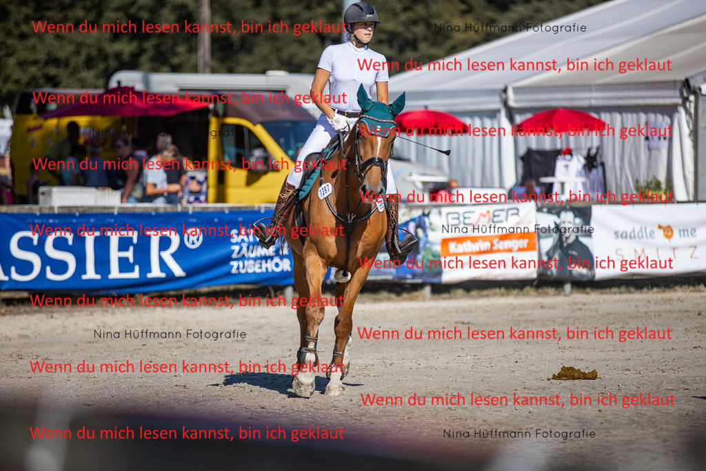 BK1A7992 | Turnierbilder Turnierfotos Nina Hüffmann Turnierfotografie Pferdefotografie Tierzeichnung Haustierzeichnung Pferdezeichnung Hundezeichnung Videograf  - Realisiert mit Pictrs.com