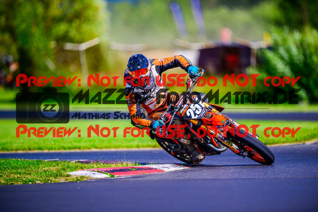 MaZZes_FotoMatrix_240714_6007705_8226 | S2