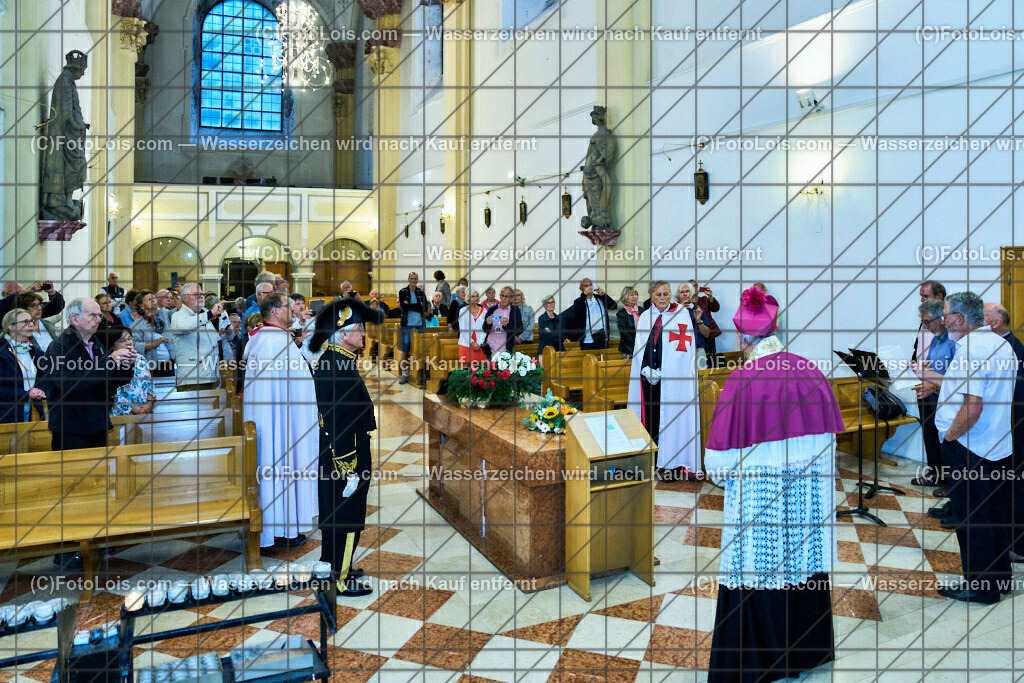 ALP3763_Jeanne de Ferrette_Kranzniederlegung_Templer Orden | (C)FotoLois.com, Alois Spandl, 700stes Hochzeitsjubiläum - Albrecht II. mit Johanna von Pfirt in Thann (FR) im März 2024. Empfang des Organistionskommitees aus der Region Ferrette (Pfirt)/Thann aus dem Elsass mit Empfang durch die Stadtgemeinde und Bezirkshauptmannschaft Scheibbs im Schloss Scheibbs und anschließender Kranzniederlegung in der Kartausenkirche über der Krypta des Gründerehepaares durch Mitglieder des Templer Ordens im Beisein von Mitgliedern der Goldhaubengruppen, Fr 22. September 2023.