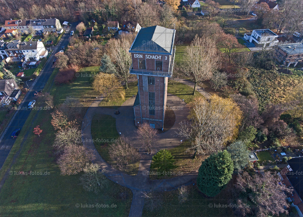 2018-12-04cr LUFT Hammerkopfturm Schwerin Baumkreis Foto Lukas 021 | Luftbild Hammerkopfturm Schwerin Baumkreis - Realisiert mit Pictrs.com