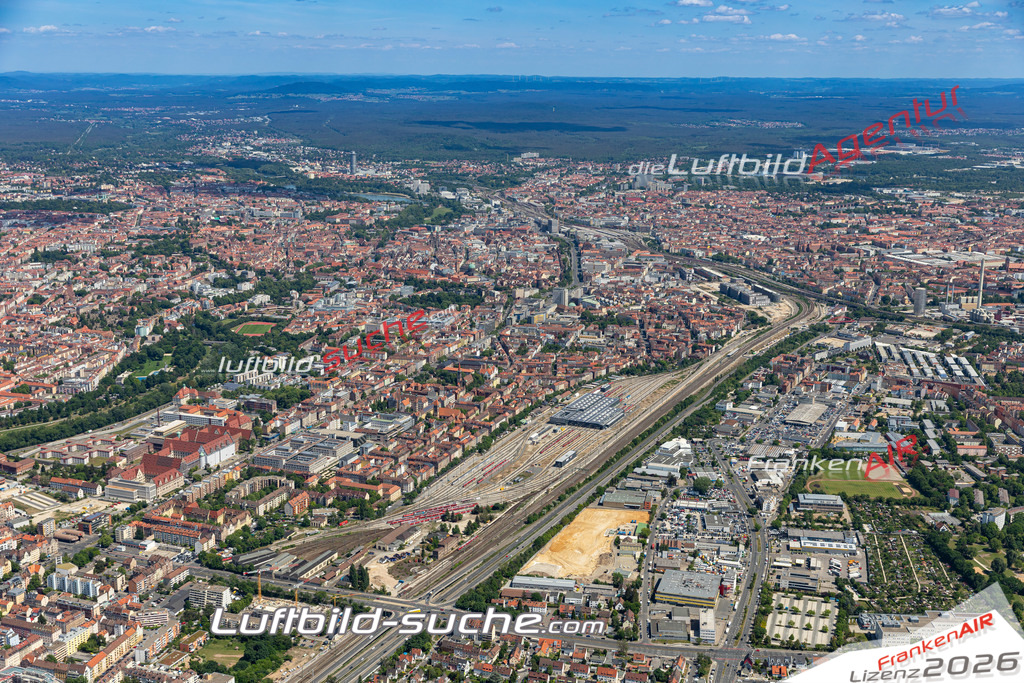 Aktuelles Luftbild von weststadt Nürnberg - Die Luftaufnahme wurde 2020 mittels UL-Flugzeug erstellt ( keine Drohne ) - hochauflösende Kamera-Systeme von  Canon -Beste Qualität - Für grossformatige Ausdrucke geeignet. Die Geschenkidee !