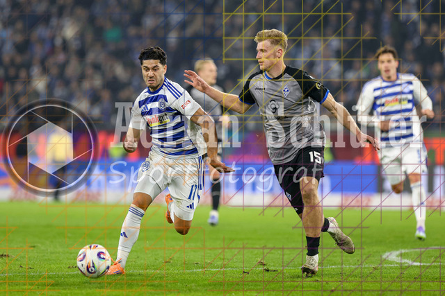 MSV Duisburg vs SV Waldhof Mannheim - 3. Liga | Duisburg, Deutschland, 07.11.25:   Mert Göckan (MSV Duisburg) und Malte Karbstein (SV Waldhof Mannheim) im Kampf um den Ball waehrend des Spiels der 3. Liga MSV Duisburg vs SV Waldhof Mannheim in der schauinsland-reisen-arena(Foto von Brauer-Fotoagentur / Adrian Schlueter)