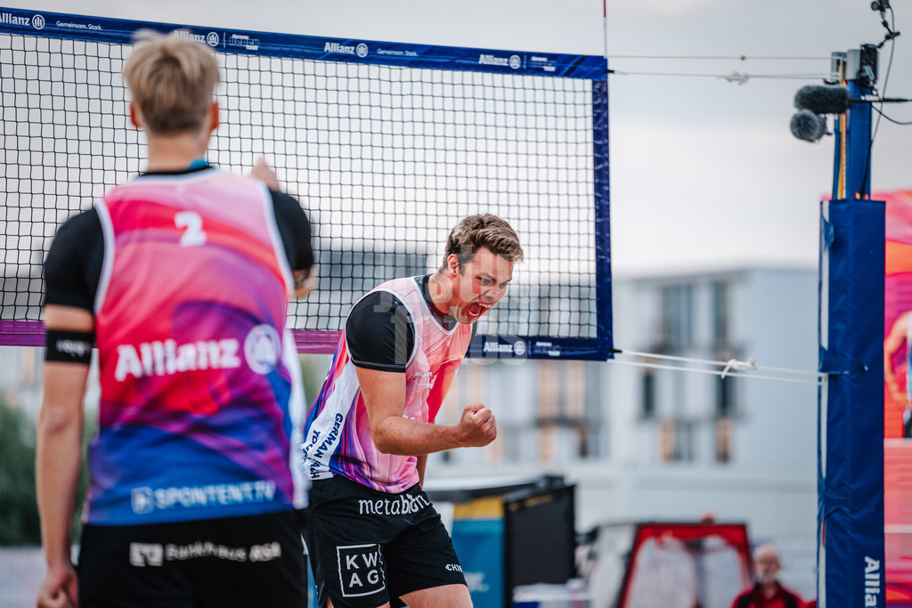 Beachvolleyball | Männer | German Beach Tour 2024 | Tourstop Bremen | 06.06.2024 | Jonas Kaminski jubelt