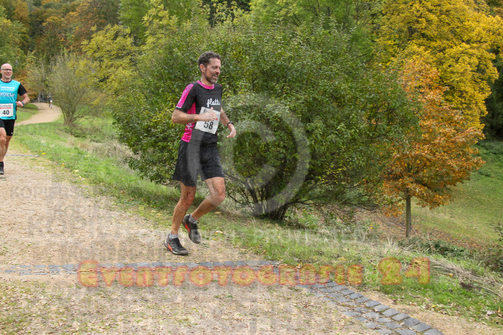 231029_1143_EV4_2139 | Sportfotografie im Rhein-Sieg Kreis, Köln, Bonn, NRW, Rheinland Pfalz, Hessen, etc. Unser Tätigkeitsfeld umfasst den Laufsport vom Volkslauf über den Marathon, Duathlon, Triathon bis zum Ultralauf wie Kölnpfad Ultra oder Schindertrail.