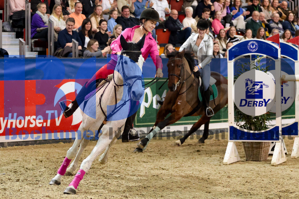 Agravis Cup 2024 - Kostuemspringen {date} -  | {headline}



(Foto: Sebastian Sendlak / BOND)

 - Realisiert mit Pictrs.com