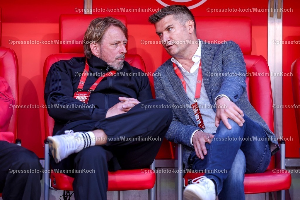 F9524042601092 | 24.04.2026, Fußball, Fortuna Düsseldorf - SC Dynamo Dresden, 2. Fußball Bundesliga, Herren, Merkur Spiel-Arena, 31. Spieltag, Saison 2025 2026: Vorstand Sport Sven Mislintat (Fortuna Düsseldorf) neben Arnd Hovemann (Vorstand F95)  DFB regulations prohibit any use of photographs as image sequences and or quasi-video.