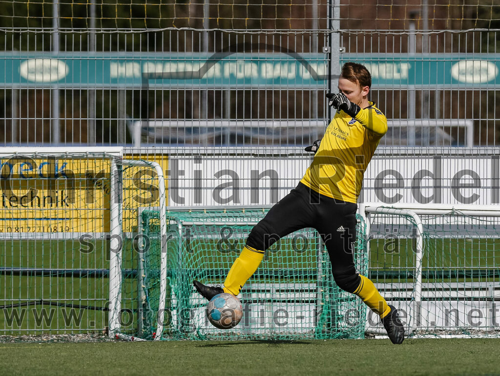 2024-02-24_063_FC_Langengeisling_II_gegen_SG_Reichenkirchen | Erding, Deutschland, 24.02.2024:
Fußball, Kreisklasse 2023 / 2024, Testspiel, FC Langengeisling II gegen SG Reichenkirchen, Endergebnis: 7:1

Torwart Christian Bernhardt (FC Langengeisling, #1)

Foto: Christian Riedel / fotografie-riedel.net