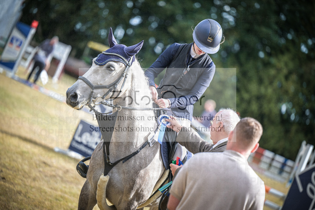 DOS_0019 | Entdecke hochwertige Reitturnierfotos von Foto Oger. Professionell, emotional und authentisch – jetzt Lieblingsmomente im Shop bestellen.Deutschlandweite Turnierfotografie. - Realisiert mit Pictrs.com
