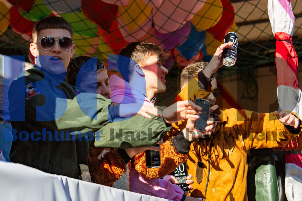 JEM_WATKAR20250302-76 | bond - Realisiert mit Pictrs.com