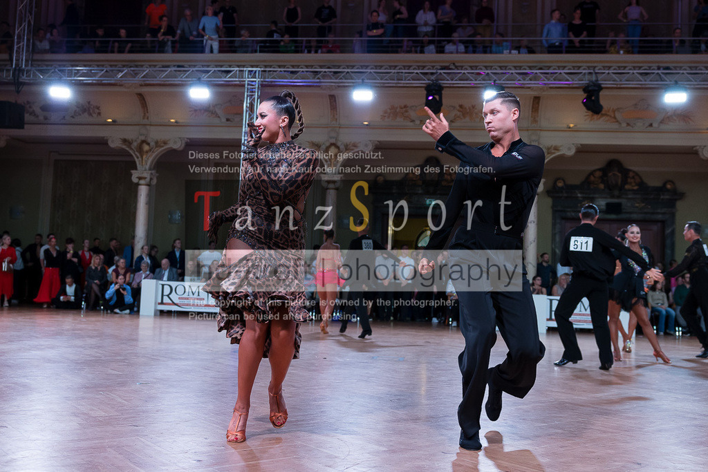 20240706_WDSF_WO_Latin_8565 | Tanzsportbilder, Standardtanz, Lateintanz, WDSF, DTV, LTVB, dancecomp, goc, hessen tanzt, blaues band der spree, walzer, tango, wiener walzer, slowfox, quickstepp, samba, rumba, cha-cha-cha, paso doble. jive, hd-kroft photography, turniertanzsport