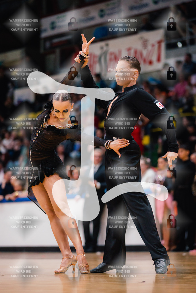 Hessen Tanzt WDSF Open Youth Latin 13th (14) Michael Bakscheev _ Julie Meck (Schwarz-Weiß-Club Pforzheim)-2025-05-17-0934 | Webshop for digital downloads and prints of dance sport, event & show photographer Julian Link - Realisiert mit Pictrs.com