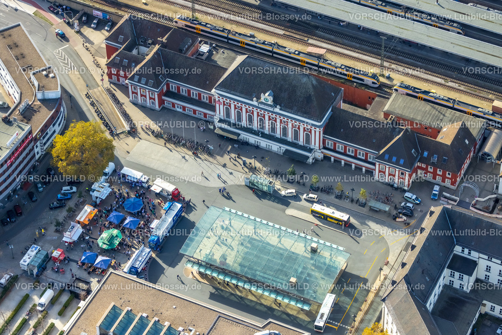 Hamm221017557 | Luftbild, Marktplatz, Willy-Brandt-Platz, Marktschreier am Hauptbahnhof Hamm, Hamm, Ruhrgebiet, Nordrhein-Westfalen, Deutschland