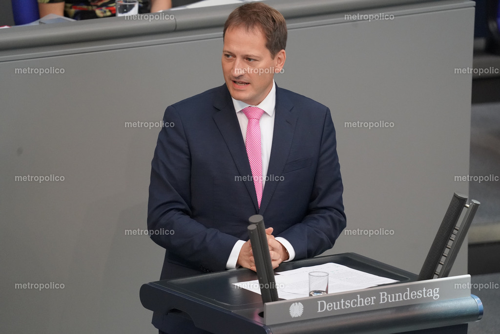 Manuel Höferlin (2) | Metropolico