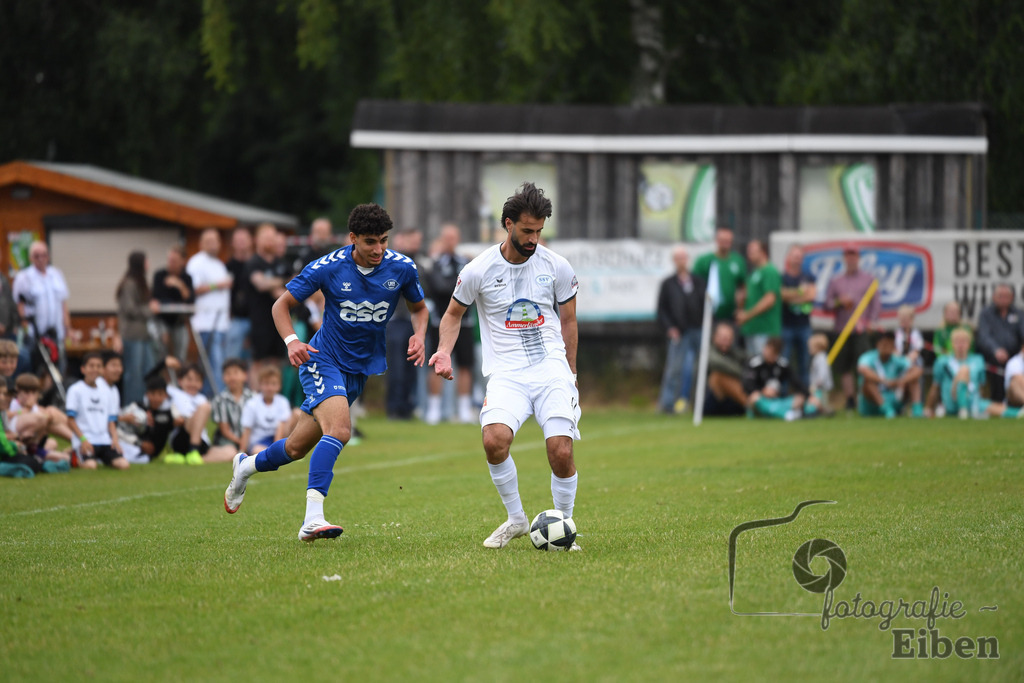 Sport-Duwe Cup | Sport-Duwe Cup Oldenburg; SSV Jeddenloh (weiß)-VFB Oldenburg (blau) am 05.07.2025 in Oldenburg (Sportanlage TuS Eversten), Photo: Philip Eiben 2025 - Realisiert mit Pictrs.com