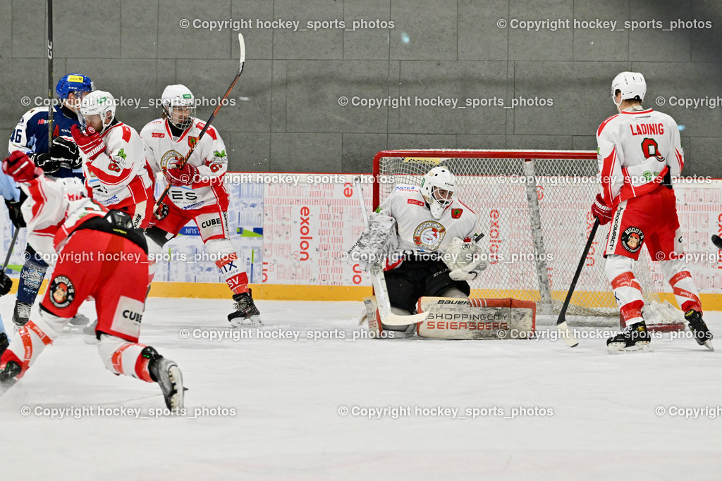 ESV FERLACH vs. ESC SOCCERZONE STEINDORF | #16 MÖRTL NIKOLA ESV Ferlach, #35 Arneitz Christian ESV Ferlach, #8 Ladinig Elias ESV Ferlach, ESV FERLACH vs. ESC SOCCERZONE STEINDORF, ESV FERLACH vs. ESC SOCCERZONE STEINDORF am 22.11.2024 in Ferlach (Eishalle Ferlach ), Austria, (Photo by Bernd Stefan)