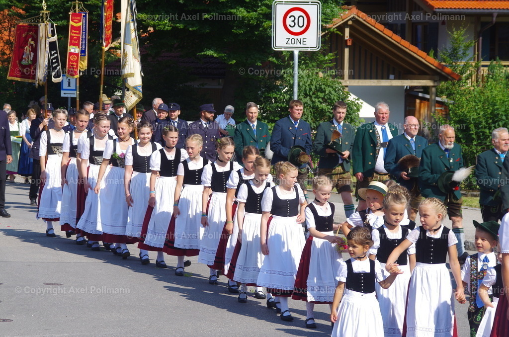 IMGP3170 | fotografiert von Axel PollmannLeonhardi Wallfahrt Benediktbeuern und Murnau, Fronleichnam, Fasching, Landschaft im Loisachtal und Benediktbeuern  - Realisiert mit Pictrs.com
