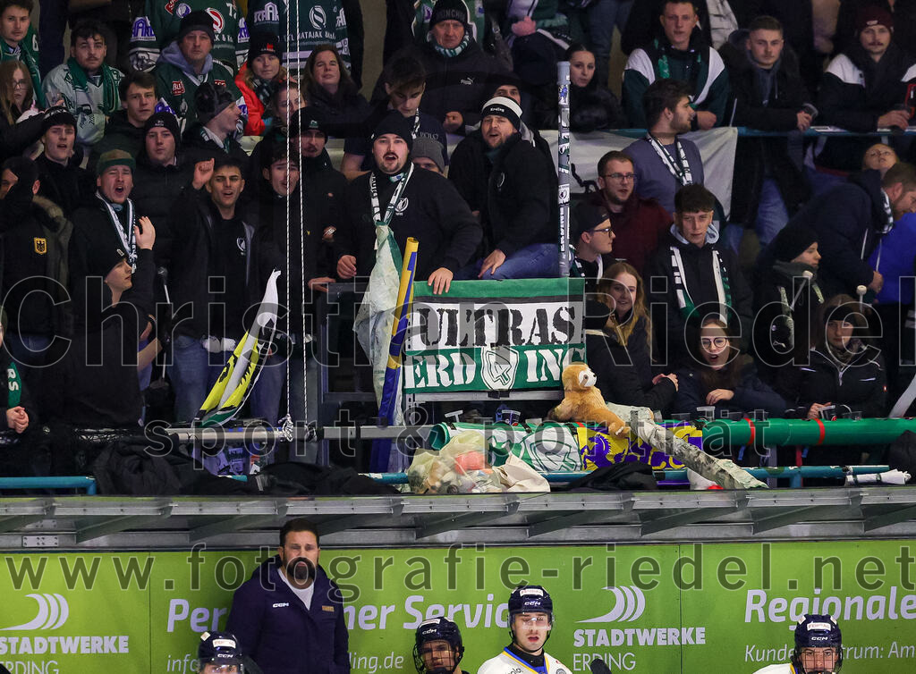 2025-12-05_057_TSV_Erding_gegen_Stuttgart_Rebels | Erding, Deutschland, 05.12.2025:Eishockey, Oberliga Süd 2025 / 2026, 23. Spieltag, TSV Erding gegen Stuttgart Rebels, Endergebnis: 5:6Foto: Christian Riedel / fotografie-riedel.net