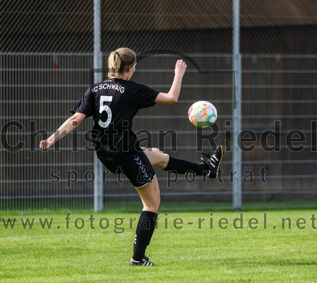 2023-09-03_052_Teamware_Cup_2023 | Oberding, Deutschland, 03.09.2023:
Fußball, TS Teamwear Cup 2023, Vorrunde, FC Schwaig gegen FC Langengeisling, Endergebnis: 

Foto: Christian Riedel / fotografie-riedel.net