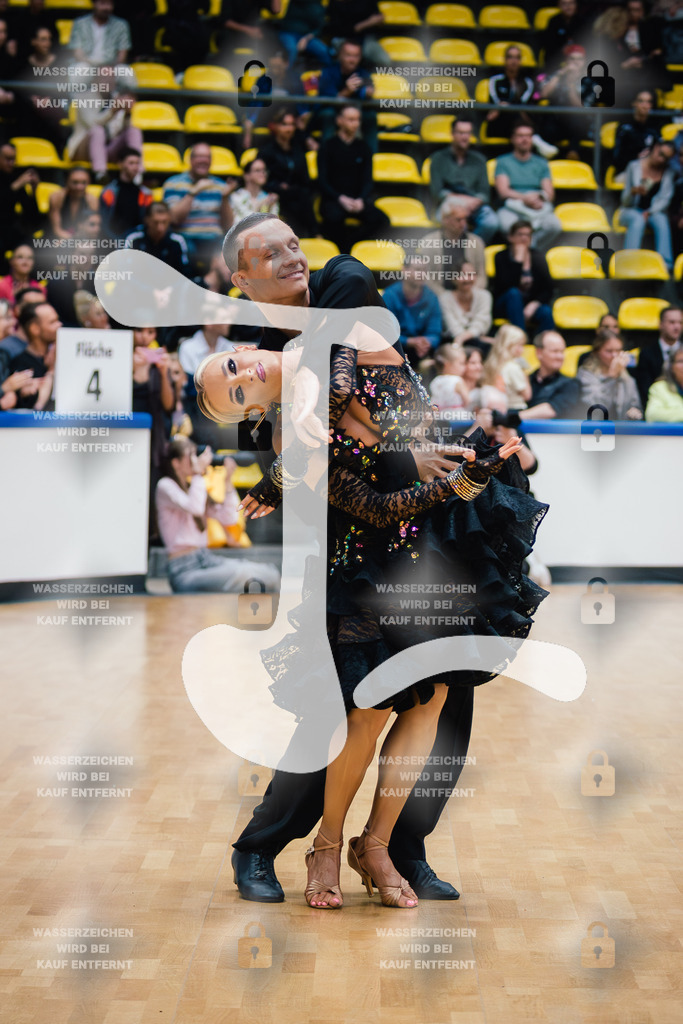 Hessen Tanzt WDSF International Open Latin 1st (17) Artur Balandin _ Anna Salita (T.T.C. Rot-Weiß-Silber Bochum)-2025-05-18-5271 | Webshop for digital downloads and prints of dance sport, event & show photographer Julian Link - Realisiert mit Pictrs.com