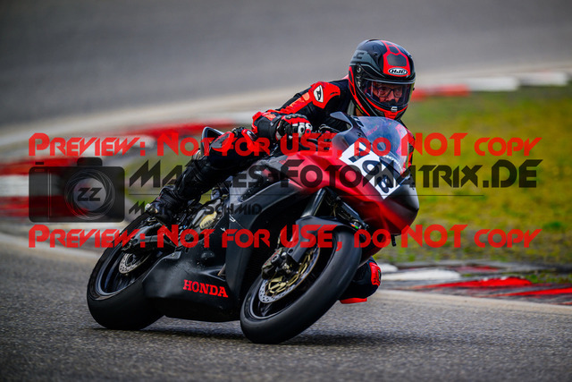 MaZZes_FotoMatrix_240910_6007705_5257 | GELB