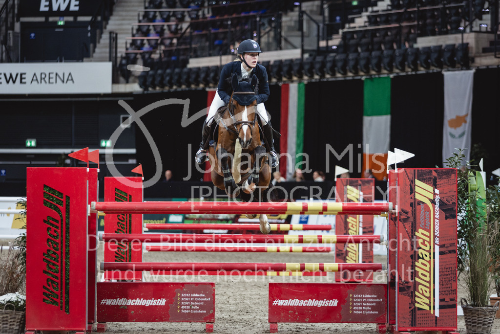 231028_Oldenburg_S1-Spr_Amateure-121 | Deine schönsten Turniermomente als professionelle Fotos! Entdecke hochwertige Pferdesport-Fotografie im Online-Shop. Jetzt Fotos finden & bestellen!