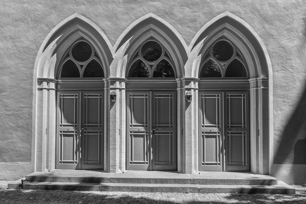 Drei Kirchentüren | Drei Türen der St. Alban Kirche, Basel, Schweiz. - Realisiert mit Pictrs.com