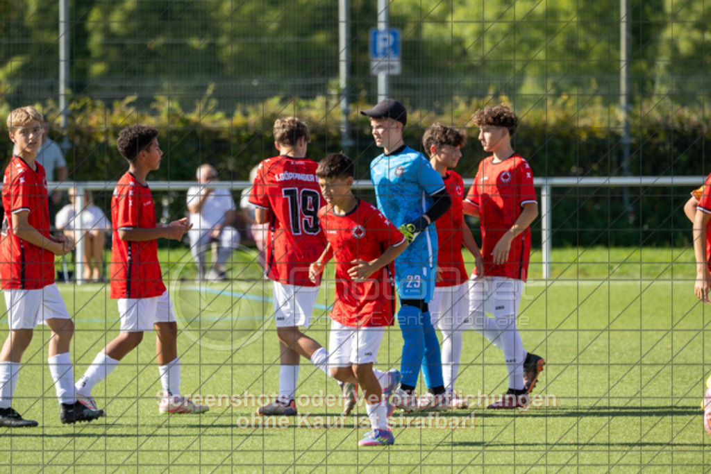 20250920_152945_0041 | #,1.Göppinger SV (rot) vs. FC Esslingen II (grün), Fussball, C-Junioren Leistungsstaffel Mitte - wfv 2025/2026, Kunstrasenplatz Nord, Hohenstaufenstr. 116, 73033 Göppingen, 20.09.2025 - 15:30 Uhr,Foto: PhotoPeet-Sportfotografie/Peter Harich