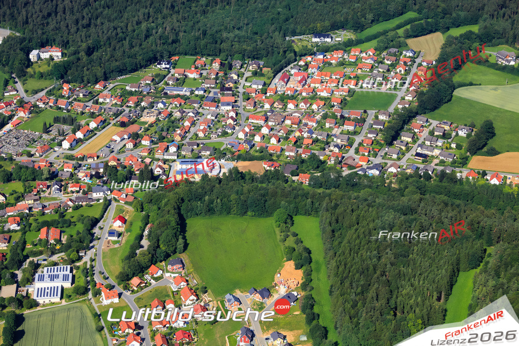 Die Luftaufnahme der Stadt Weismain wurde vom UL-Flugzeug heraus erstellt ( keine Drohne )- hohe Auflösung für beste Qualität