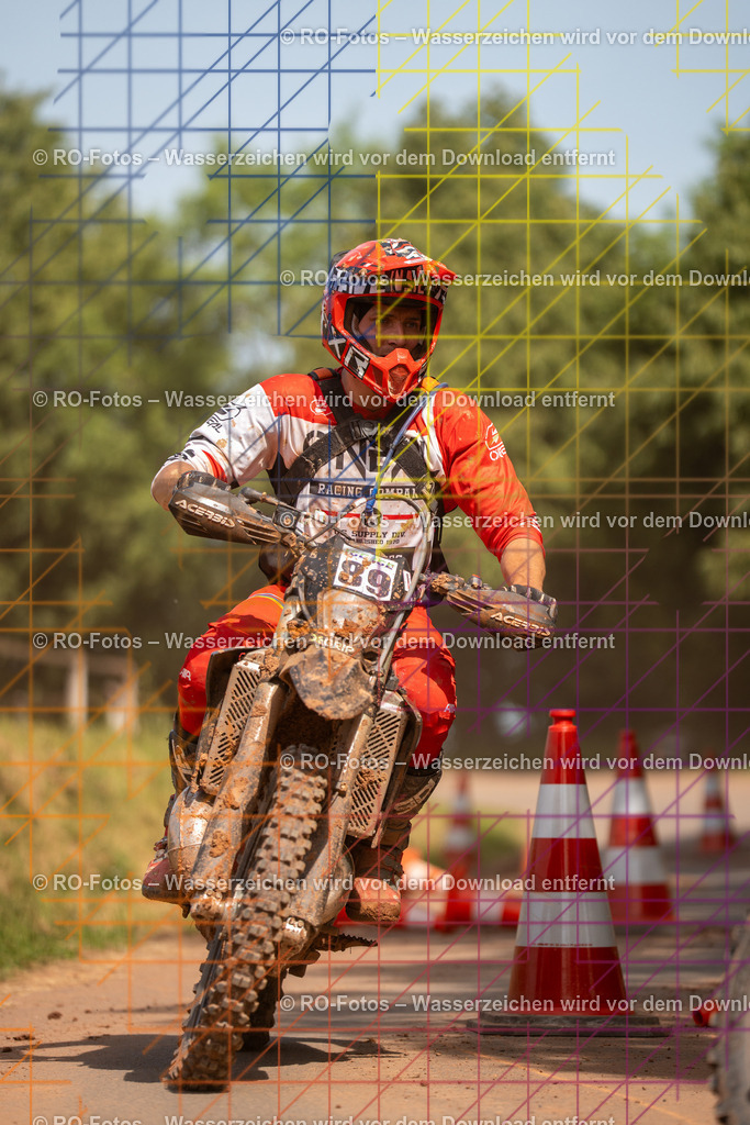 Wolfshausen 4 Lauf -1672 | Sportfotografie von RO-Fotos: Motorsport, Motocross, Enduro, Laufveranstaltungen und Triathlon. Professionelle Fotos von Sportlern und Events. - Realisiert mit Pictrs.com