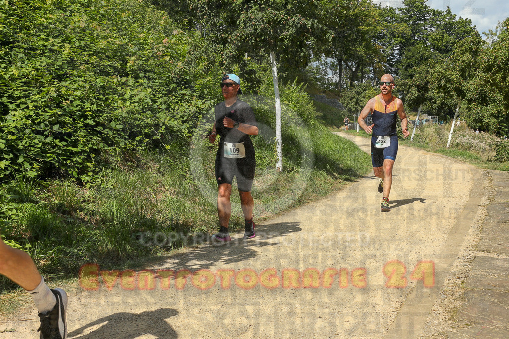 250824_1240_EX1_0188 | Sportfotografie im Rhein-Sieg Kreis, Köln, Bonn, NRW, Rheinland Pfalz, Hessen, etc. Unser Tätigkeitsfeld umfasst den Laufsport vom Volkslauf über den Marathon, Duathlon, Triathon bis zum Ultralauf wie Kölnpfad Ultra oder Schindertrail.